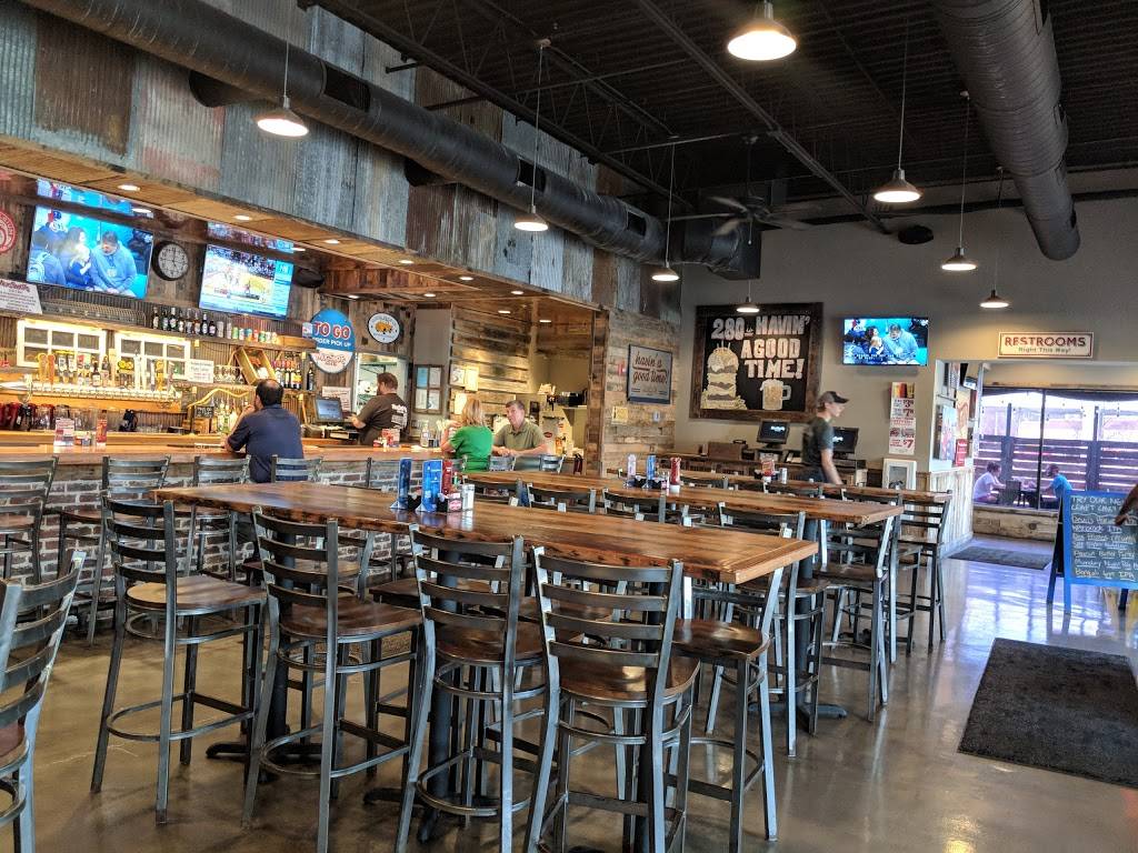 Mugshots Grill & Bar | restaurant | 204 N 40th Ave, Hattiesburg, MS 39402, USA | 6012712299 OR +1 601-271-2299