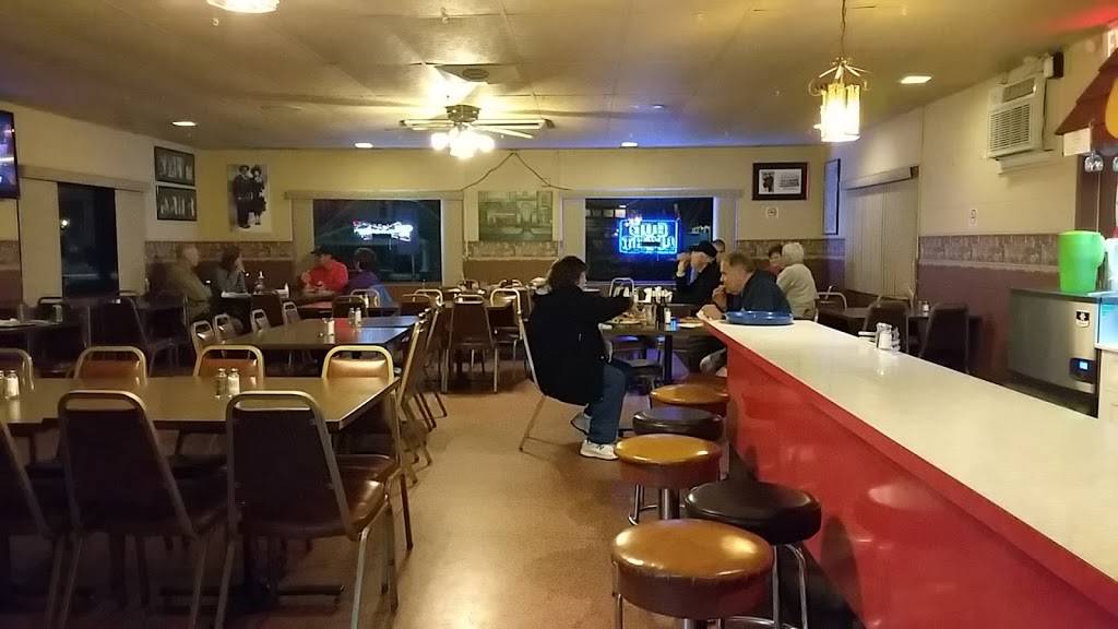 Al & Leda Pizzeria | restaurant | 325 W Everett St, Dixon, IL 61021, USA | 8152843932 OR +1 815-284-3932