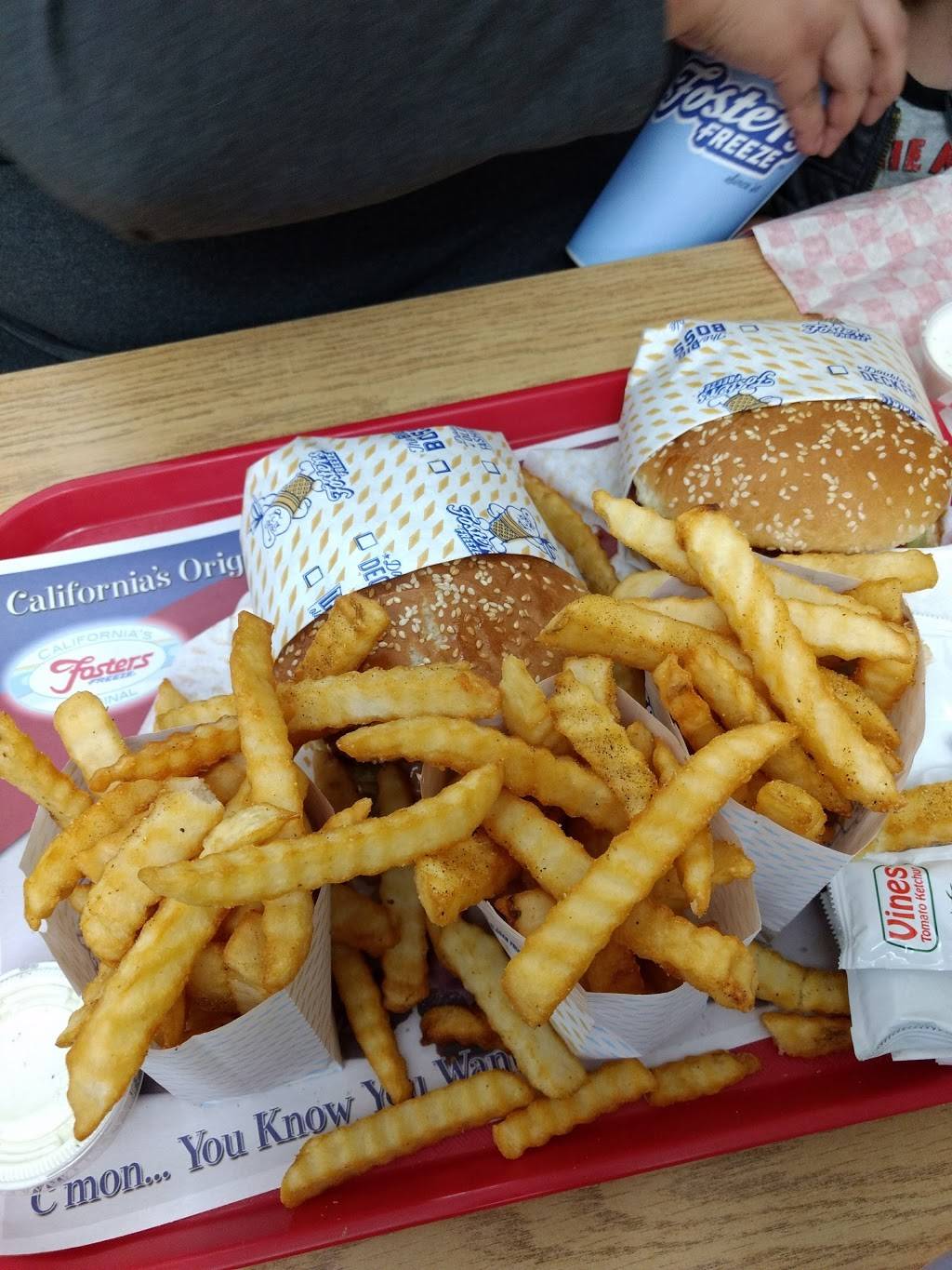 Fosters Freeze | restaurant | 3619 Stockdale Hwy, Bakersfield, CA 93309, USA | 6618326622 OR +1 661-832-6622