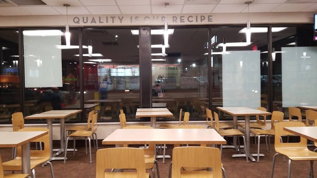 Wendys | restaurant | 2735 Washtenaw Ave, Ypsilanti, MI 48197, USA | 7344349533 OR +1 734-434-9533