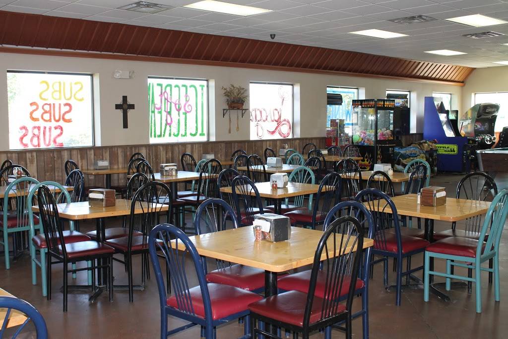 Kersey Pizza | restaurant | 104 Hill St, Kersey, CO 80644, USA | 9703521668 OR +1 970-352-1668