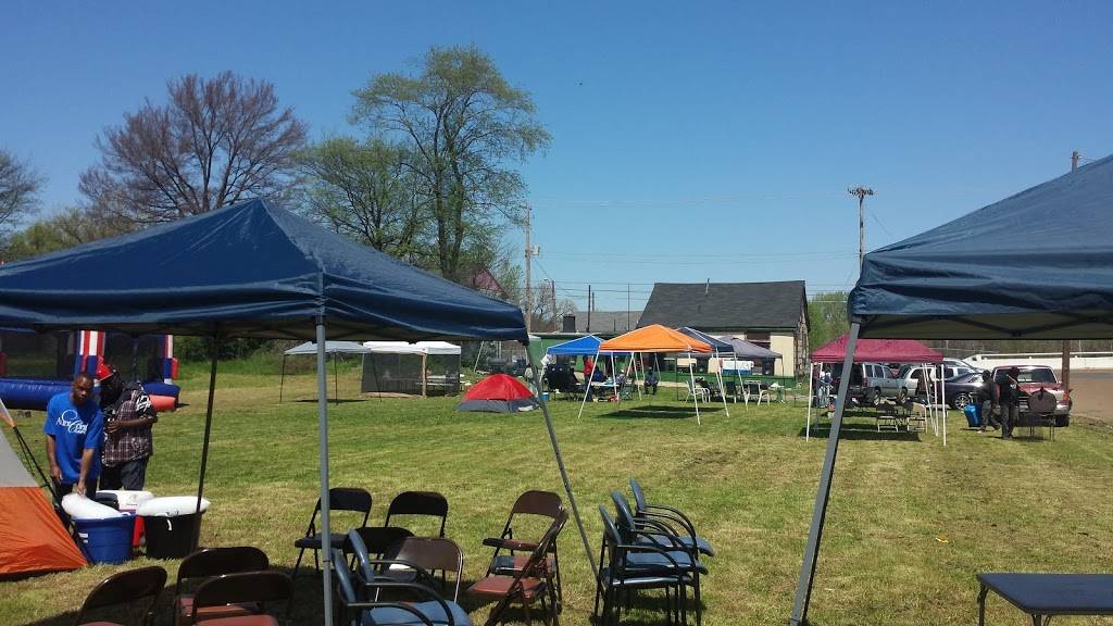 Aunt Coras Pit Bar B Que | cafe | 73 E McLemore Ave # 7, Memphis, TN 38106, USA | 9019425506 OR +1 901-942-5506