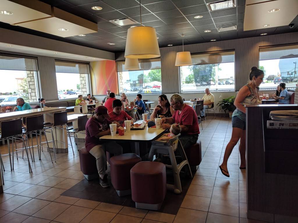 McDonalds | cafe | 911 S State St, Jerseyville, IL 62052, USA | 6184989526 OR +1 618-498-9526
