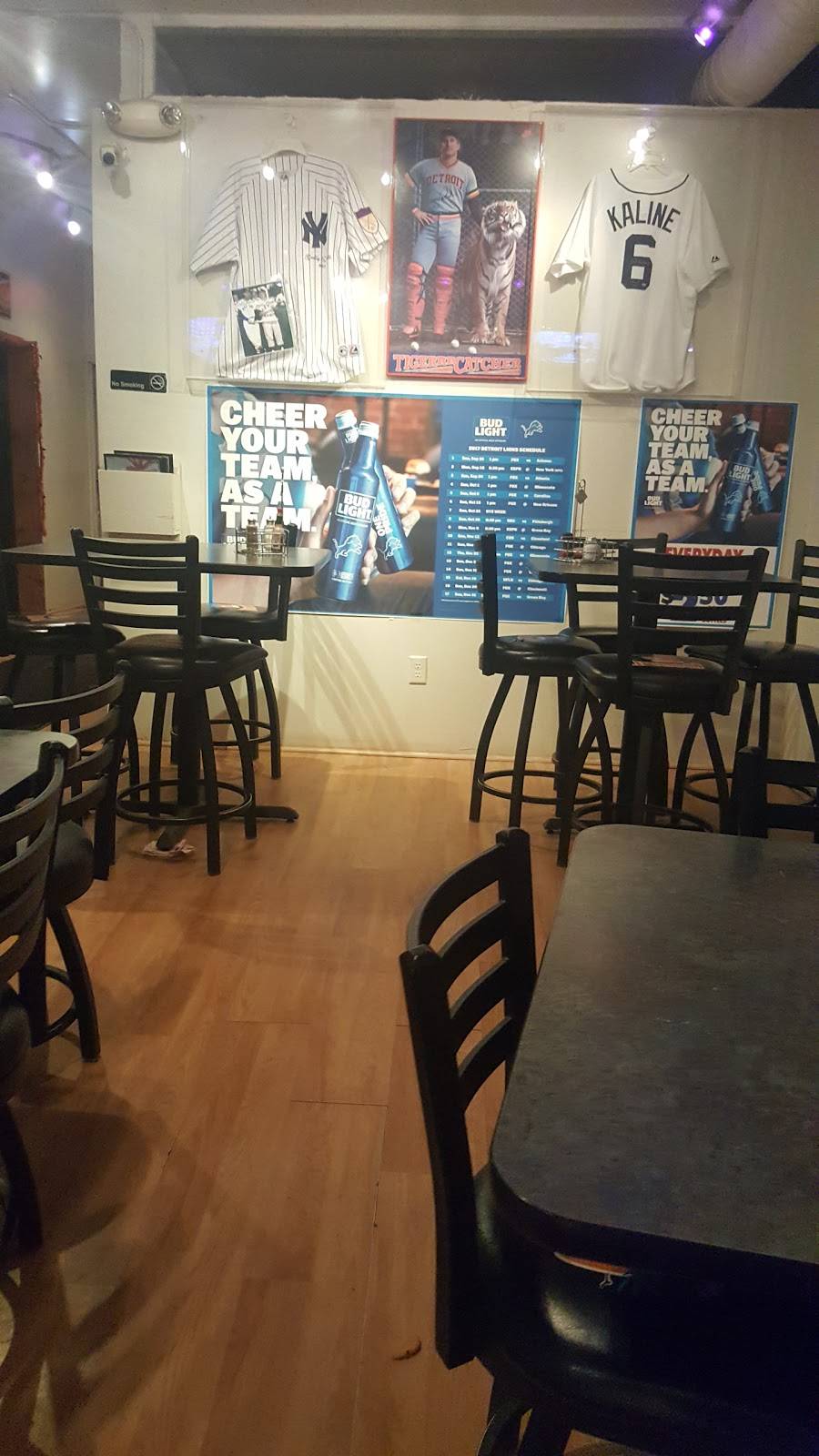 Cocktailz Bar & Grill | restaurant | 131 Water St, Hopkins, MI 49328, USA | 2697937221 OR +1 269-793-7221