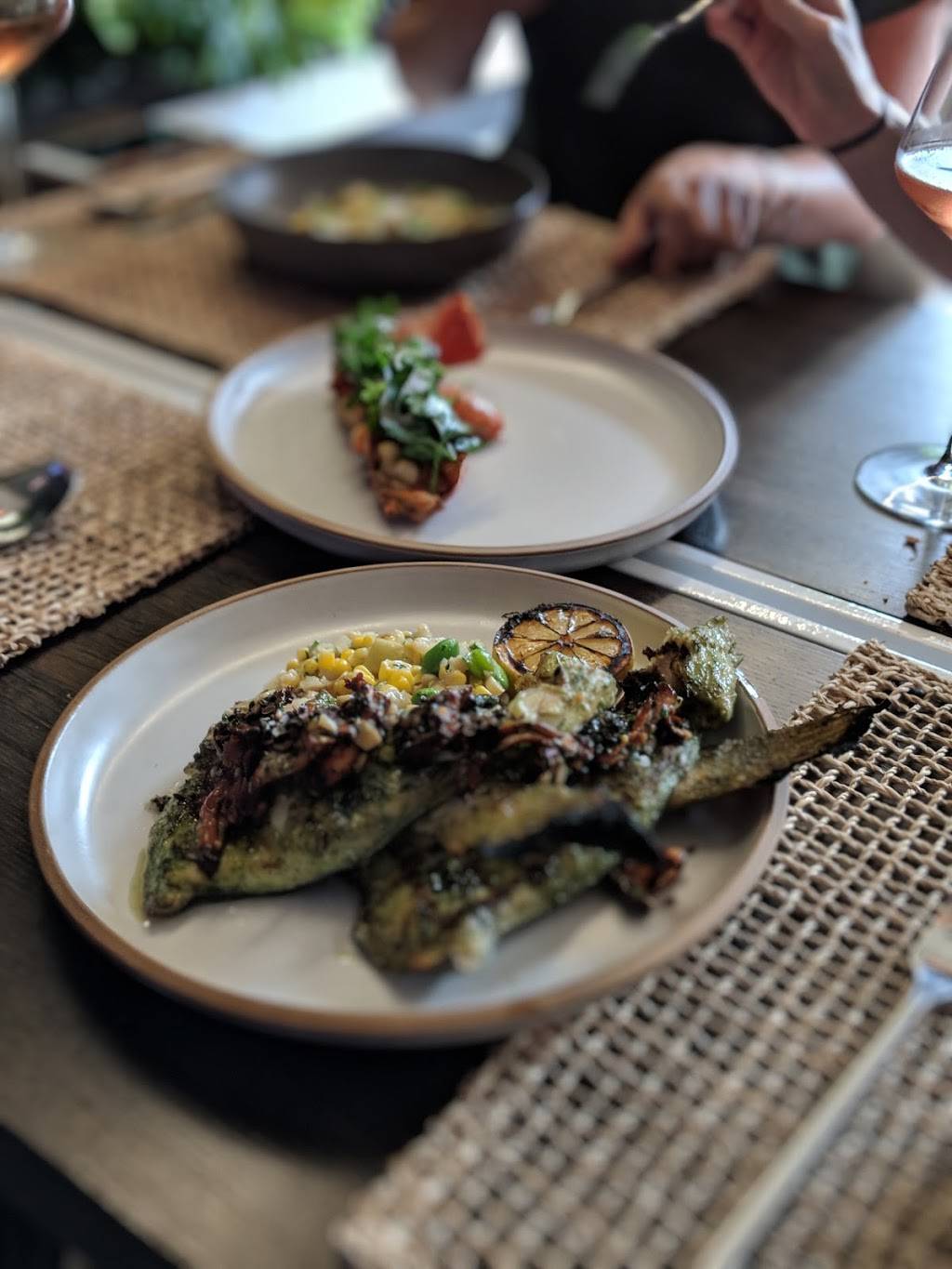 Fish Nor Fowl | restaurant | 5523 Penn Ave, Pittsburgh, PA 15206, USA | 4124604644 OR +1 412-460-4644