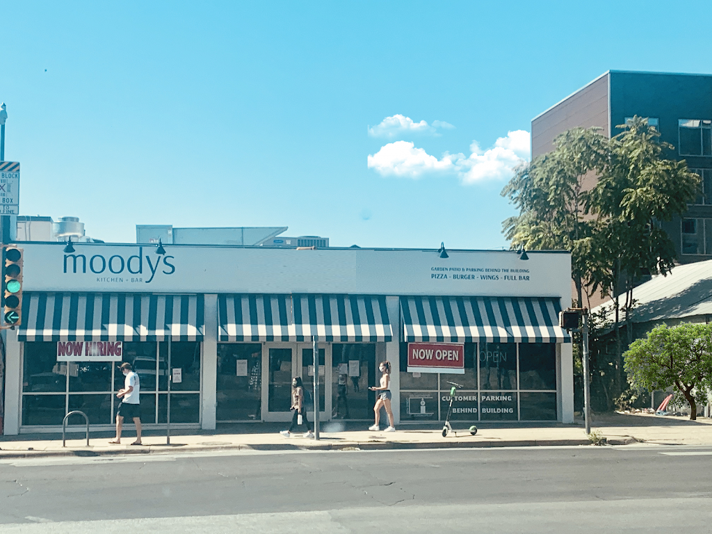 Moodys Kitchen + Bar | restaurant | 2530 Guadalupe St, Austin, TX 78705, USA | 5122130451 OR +1 512-213-0451