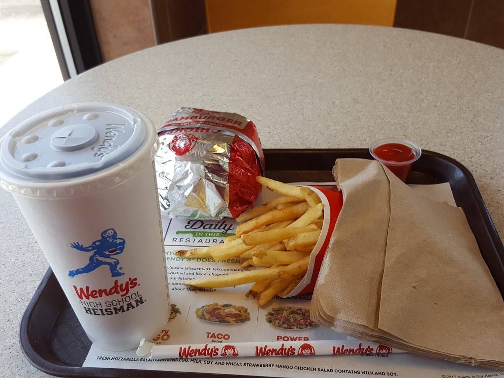 Wendys | restaurant | 2640 Center Ave, Essexville, MI 48732, USA | 9898932228 OR +1 989-893-2228