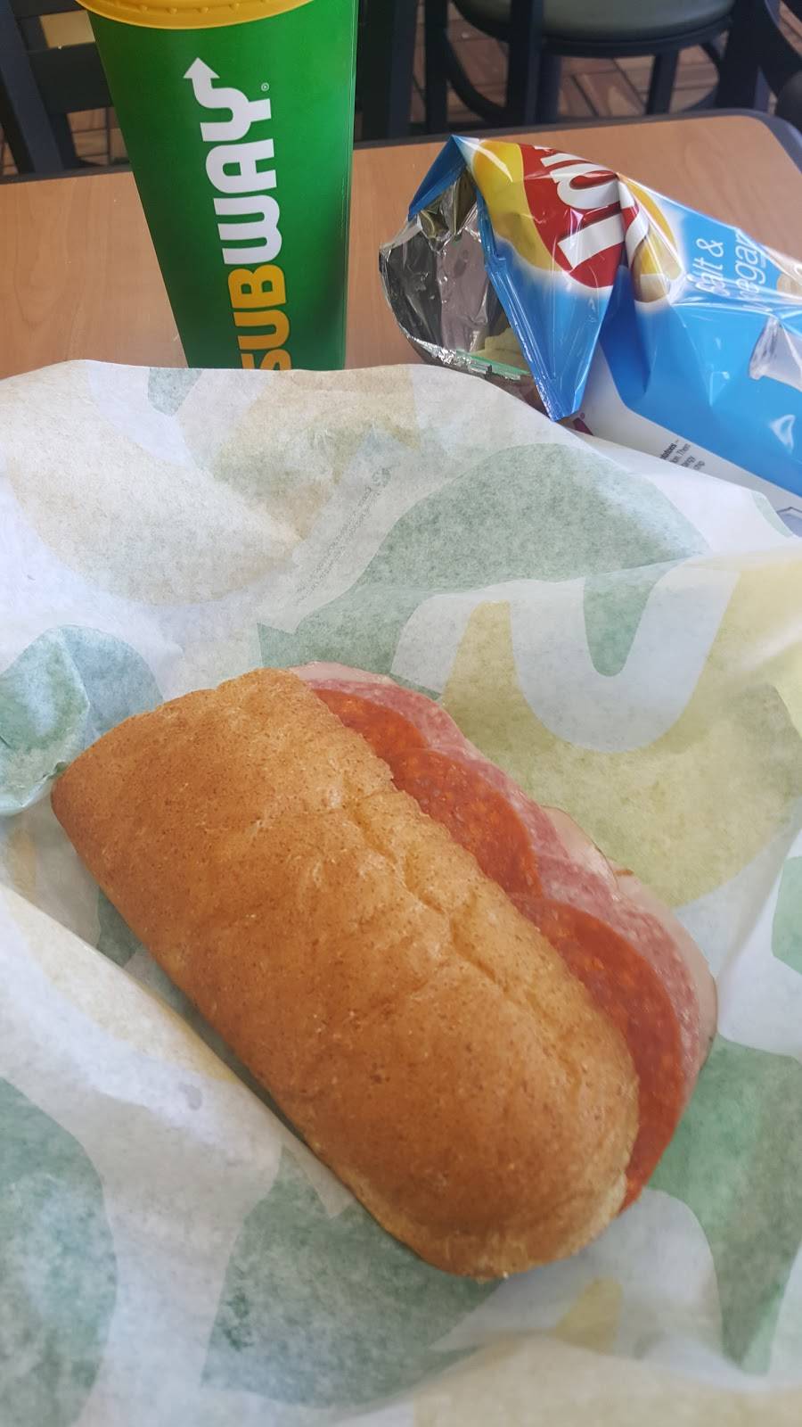 Subway | restaurant | 8542 SW 8th St, Miami, FL 33144, USA | 3052671178 OR +1 305-267-1178
