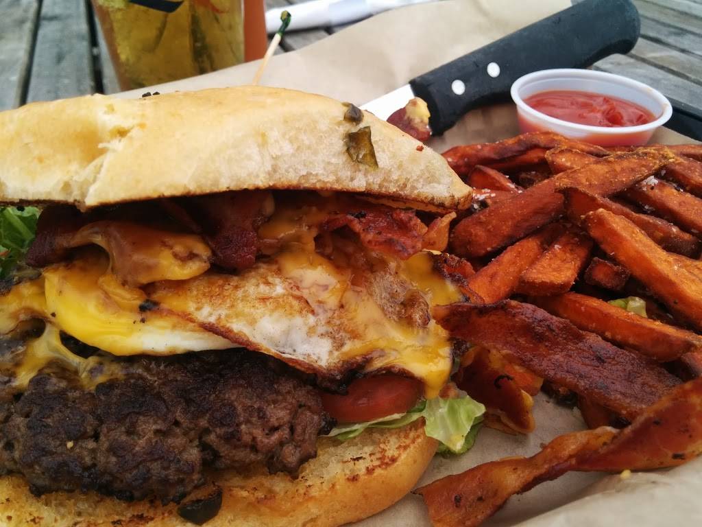 Calhouns Rooftop | restaurant | 4701 Calhoun Rd #200, Houston, TX 77004, USA | 8326498849 OR +1 832-649-8849