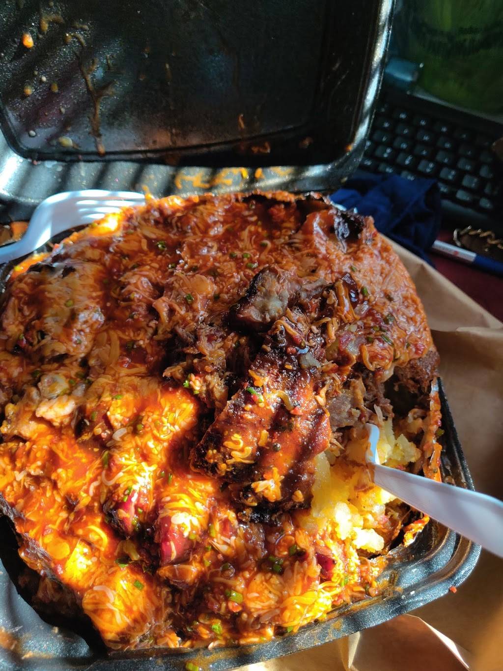 Lil V Bar-B-Q | restaurant | 7620 S Loop 12, Dallas, TX 75217, USA | 2143097630 OR +1 214-309-7630