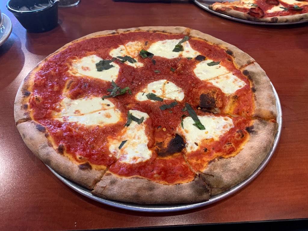 Brick City Eatery | restaurant | 16540 Pointe Village Dr, Lutz, FL 33558, USA | 8133284169 OR +1 813-328-4169