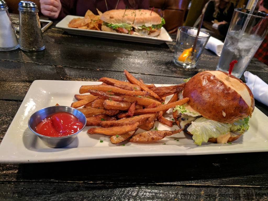 Olivers On Lynn Alley | restaurant | 26 N High St, Columbus, OH 43215, USA | 6148675004 OR +1 614-867-5004