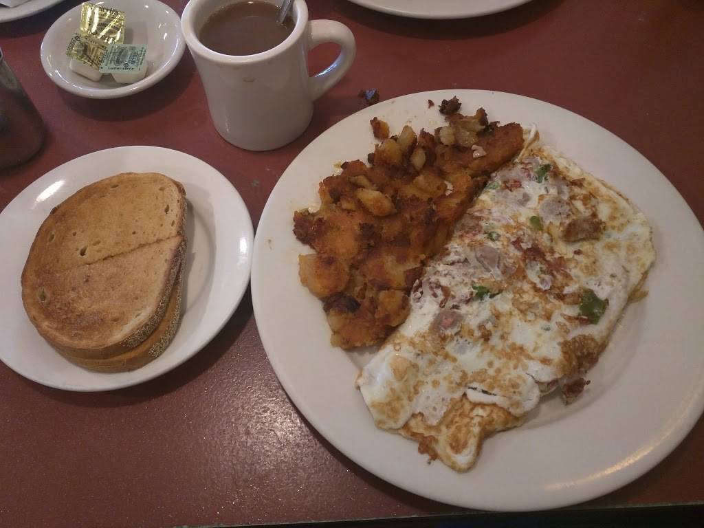 Malverne Diner | restaurant | 350 Hempstead Ave, Malverne, NY 11565, USA | 5165933382 OR +1 516-593-3382