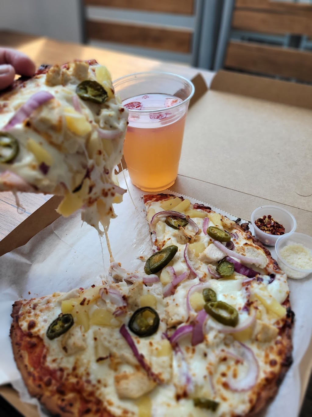 Farmhouse Fresh Pizza | restaurant | 5916 Monterey Rd, Los Angeles, CA 90042, USA | 3237390422 OR +1 323-739-0422