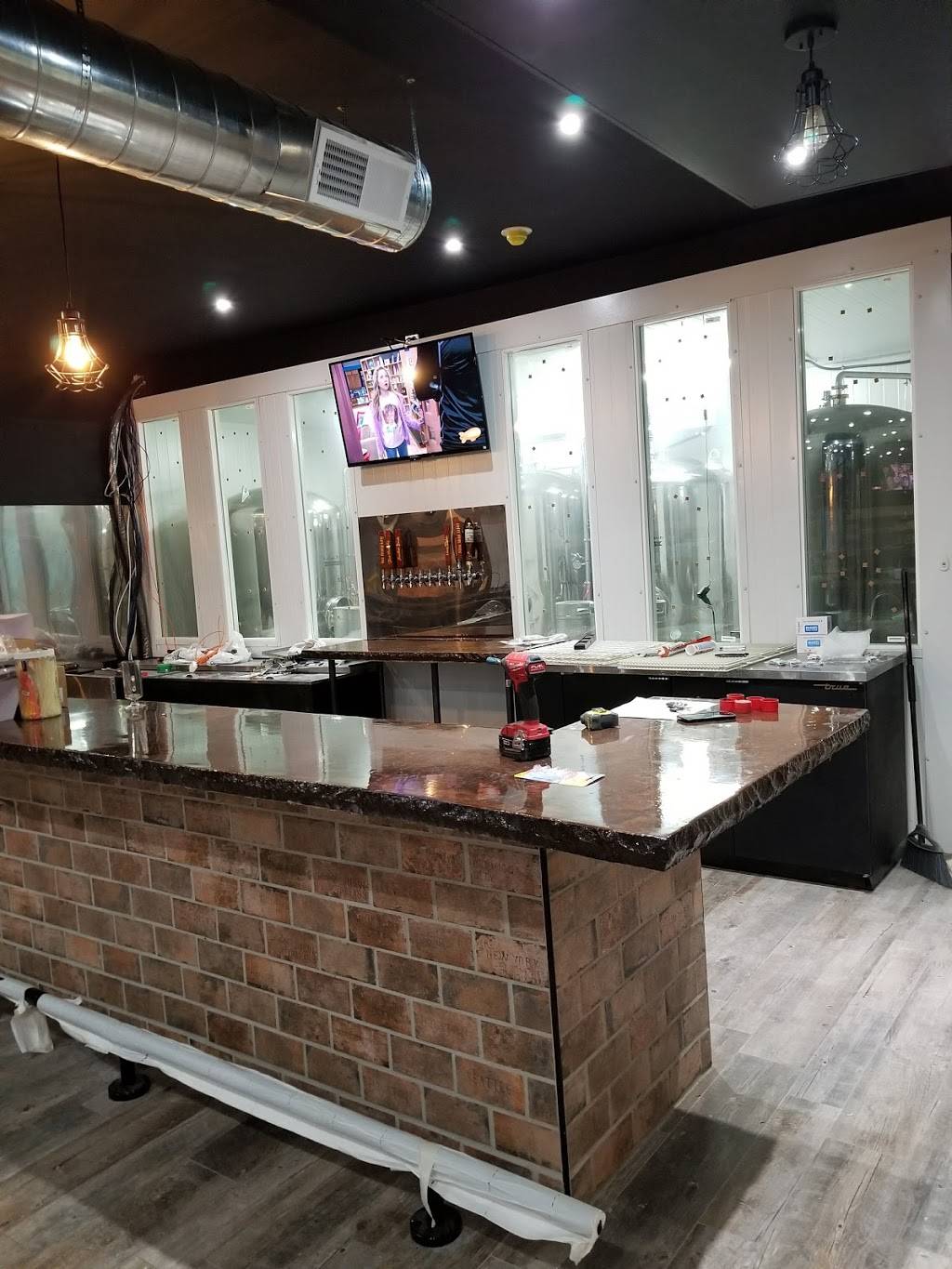 Man Cave Brewing Company | restaurant | 10201 IN-13, Syracuse, IN 46567, USA | 5743371308 OR +1 574-337-1308