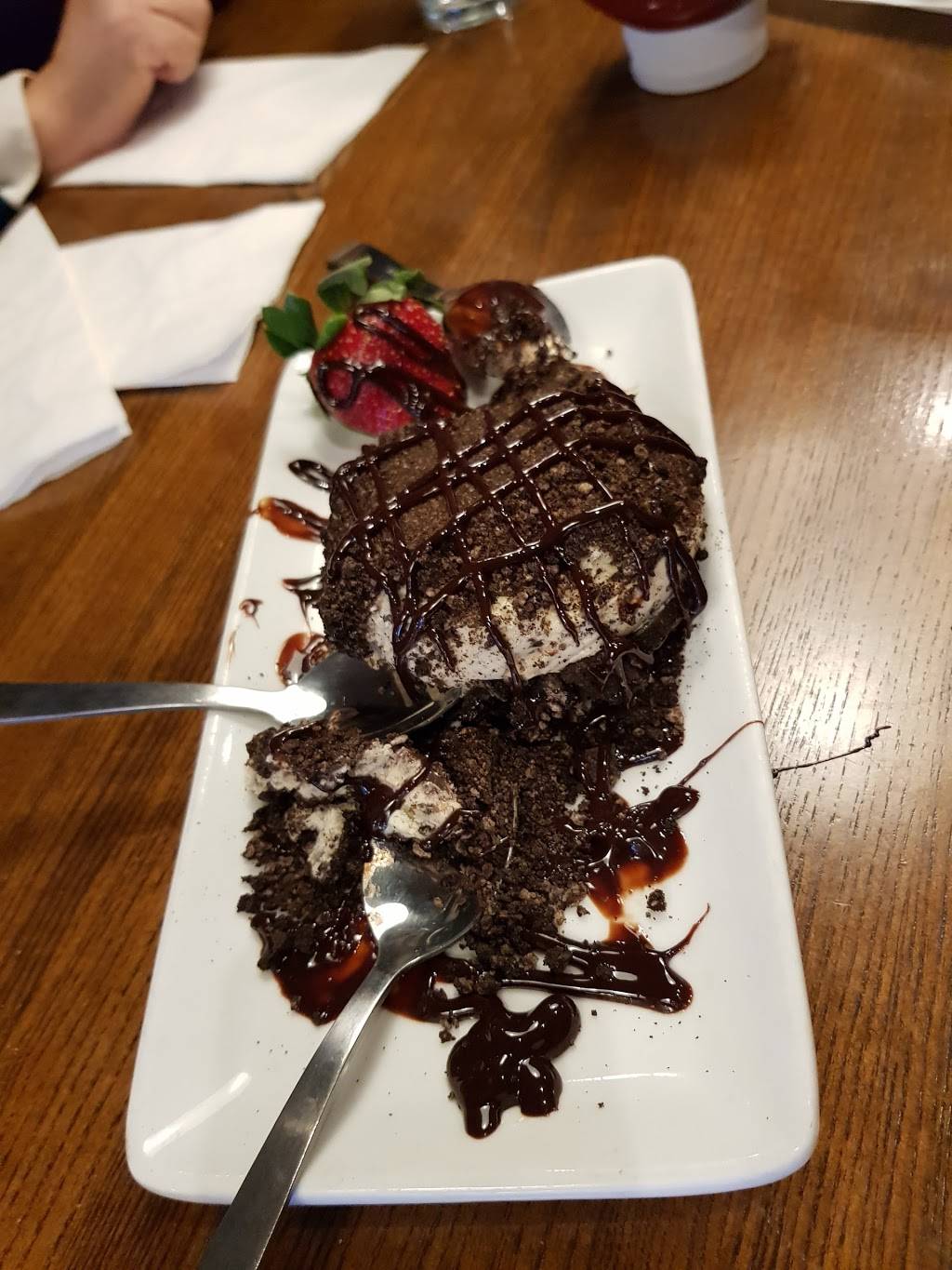 TGI Fridays | restaurant | 2335 Dixwell Ave, Hamden, CT 06514, USA | 2034070111 OR +1 203-407-0111