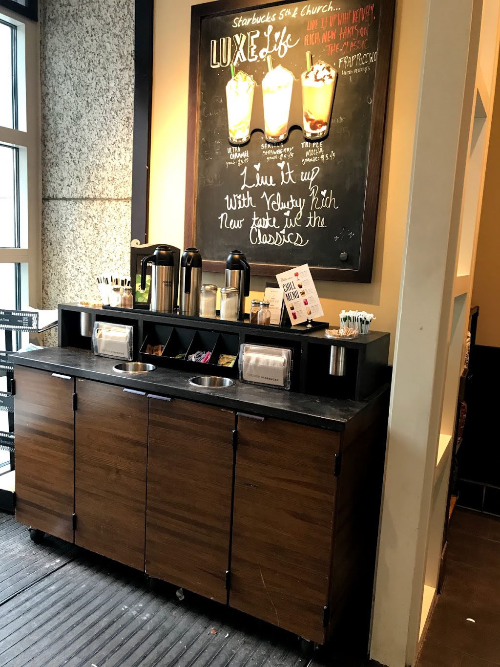 Starbucks | cafe | 424 Church St Suite 110, Nashville, TN 37219, USA | 6152483339 OR +1 615-248-3339