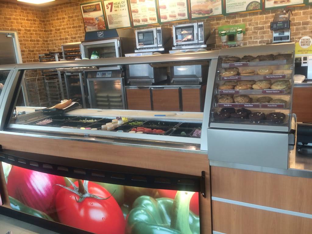 Subway | restaurant | 1350 Miller Dr, Coral Gables, FL 33146, USA | 3052841263 OR +1 305-284-1263