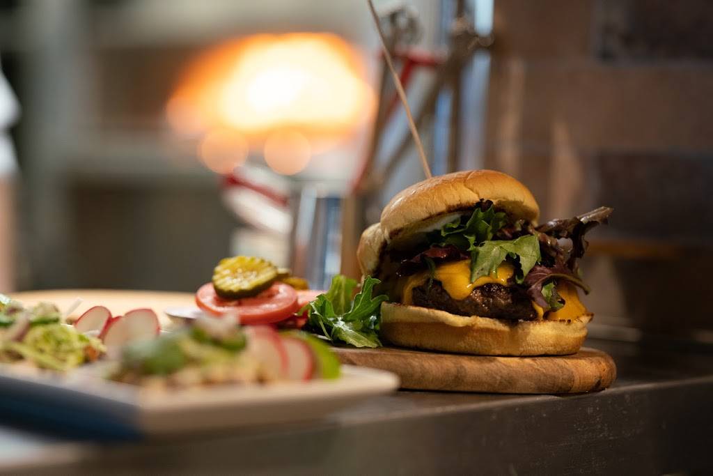 Flights & Irons Urban Kitchen | restaurant | 376 Camino De Estrella, San Clemente, CA 92672, USA | 9493883991 OR +1 949-388-3991