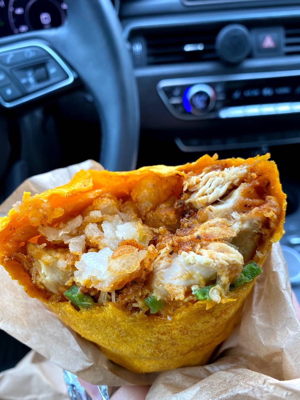 Slow Burn Hot Chicken -East Nashville | restaurant | 726 Mcferrin Ave, Nashville, TN 37206, USA | 6297026815 OR +1 629-702-6815