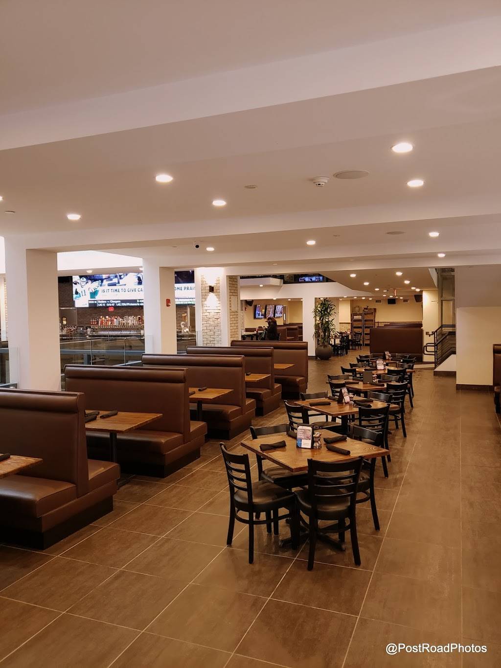 Blu Alehouse | restaurant | 1000 Palisades Center Dr E106, West Nyack, NY 10994, USA | 8453584258 OR +1 845-358-4258