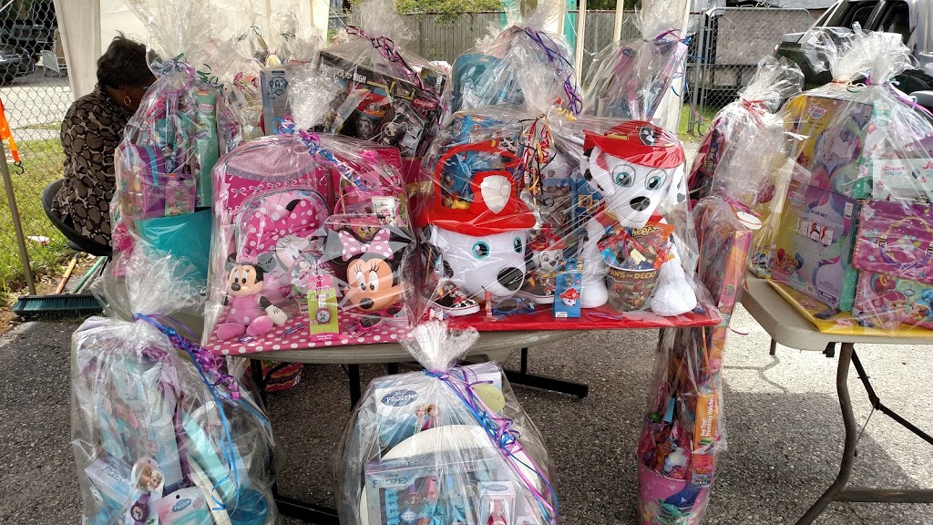 Fry Daddys | restaurant | 2022 St Stephens Rd, Prichard, AL 36610, USA | 2514565858 OR +1 251-456-5858