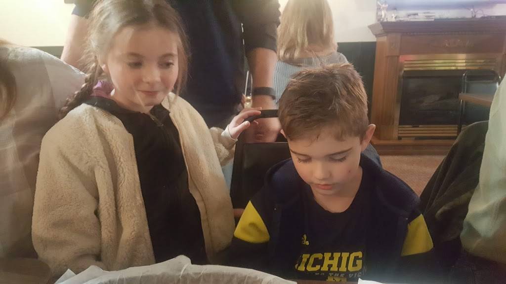 Gibbys Bar & Grill | restaurant | 139 W Main St, Mendon, MI 49072, USA | 2694964835 OR +1 269-496-4835