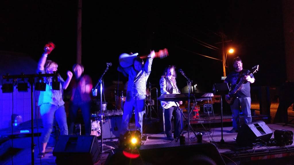 Hunters Restaurant Lounge | restaurant | 311 Midland St, Waco, NE 68460, USA | 4027285613 OR +1 402-728-5613