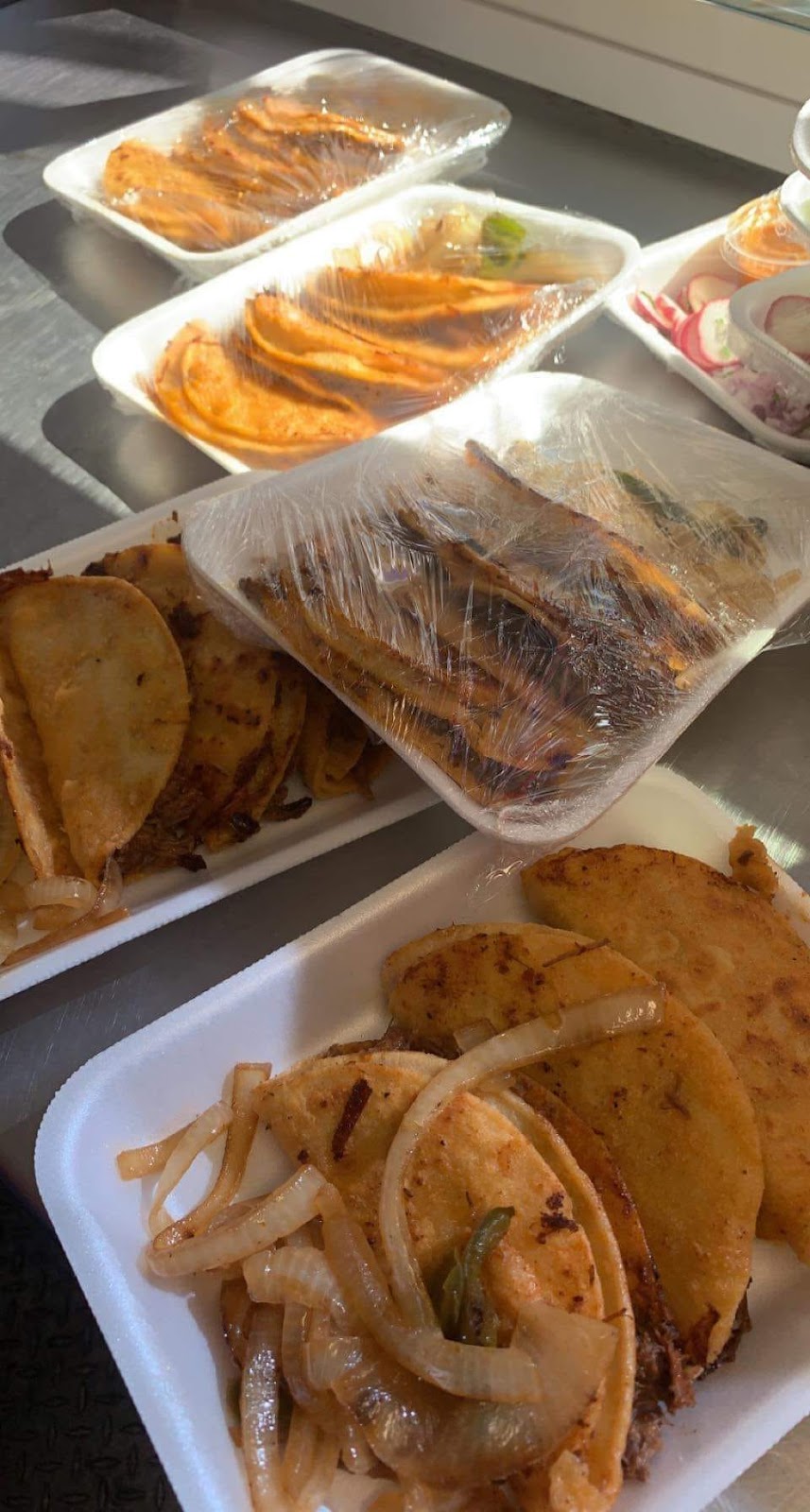 El Tapatio | restaurant | 4762 S 12th Ave, Tucson, AZ 85714, USA | 5203925744 OR +1 520-392-5744