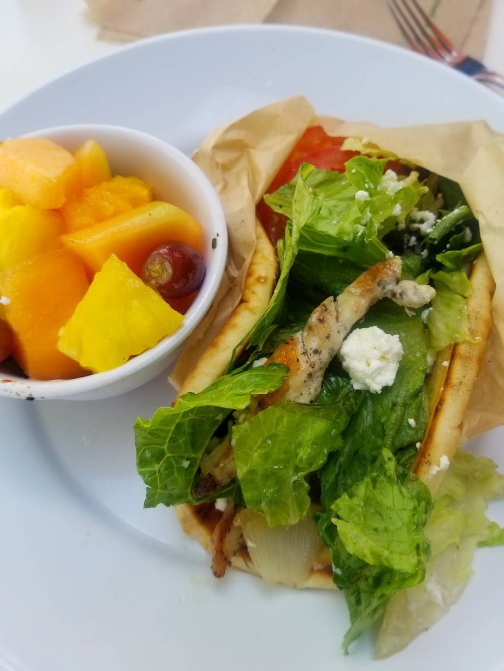 Zoës Kitchen | restaurant | 2515 W University Dr Suite 6A, Denton, TX 76201, USA | 9402934320 OR +1 940-293-4320