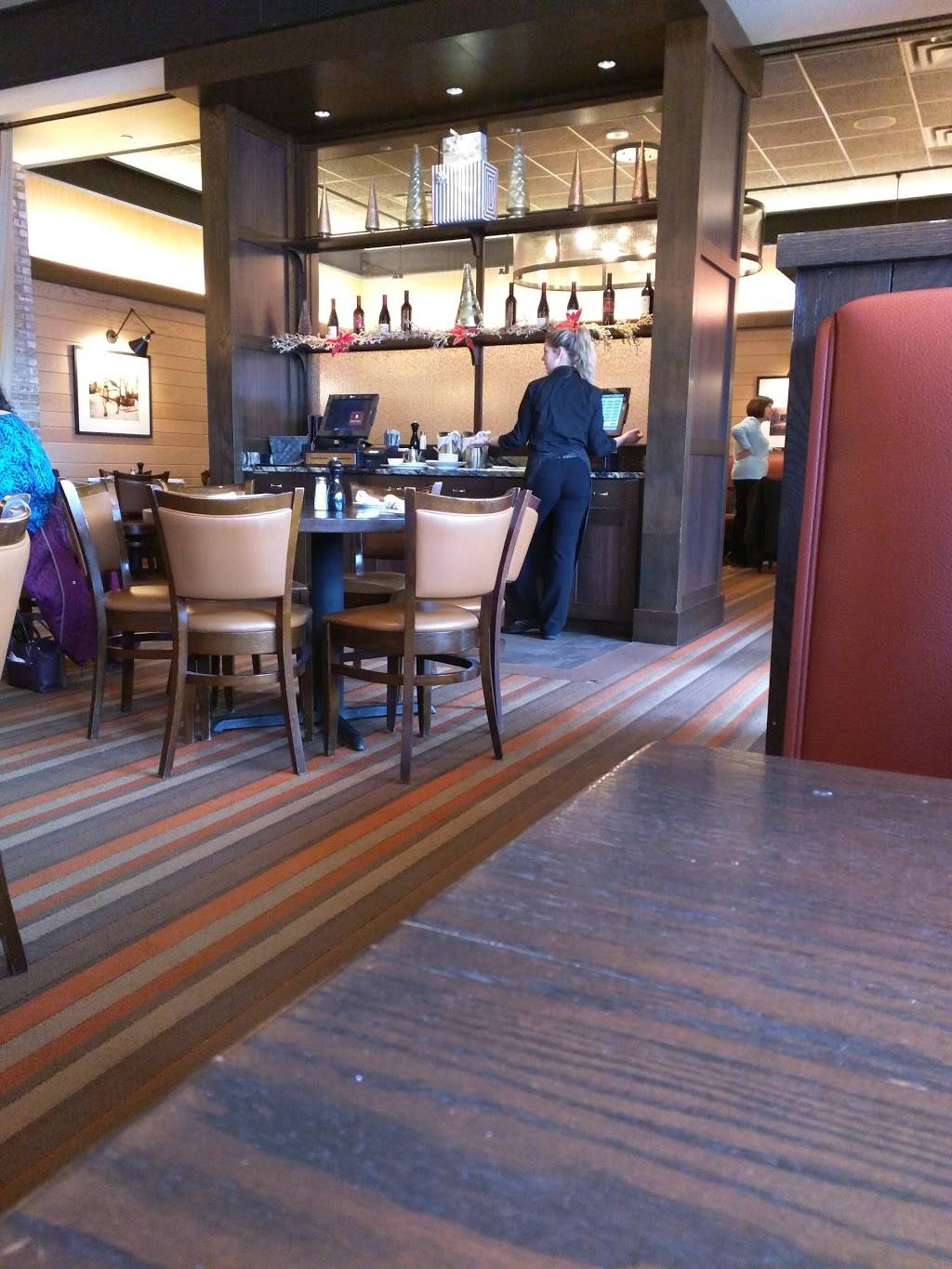 Burtons Grill | restaurant | 1 Cornerstone Square, Westford, MA 01886, USA | 9786921220 OR +1 978-692-1220