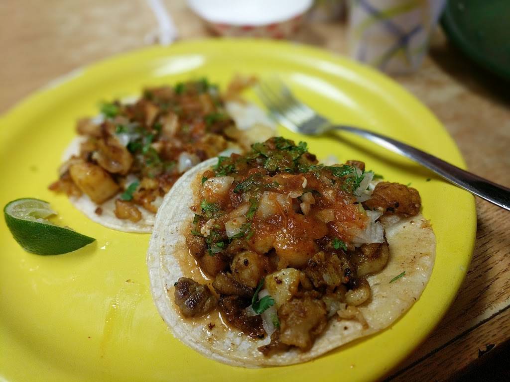 Mercado & Taqueria De Amigos | restaurant | 1999 Pescadero Creek Rd, Pescadero, CA 94060, USA | 6508790232 OR +1 650-879-0232