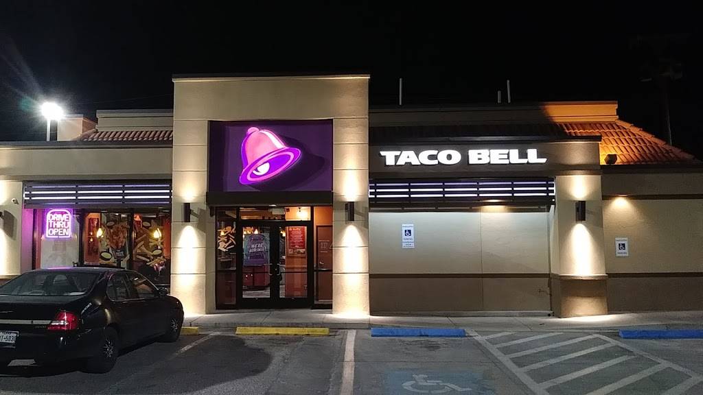 Taco Bell | meal takeaway | 2103 N Mesa St, El Paso, TX 79902, USA | 9155339161 OR +1 915-533-9161