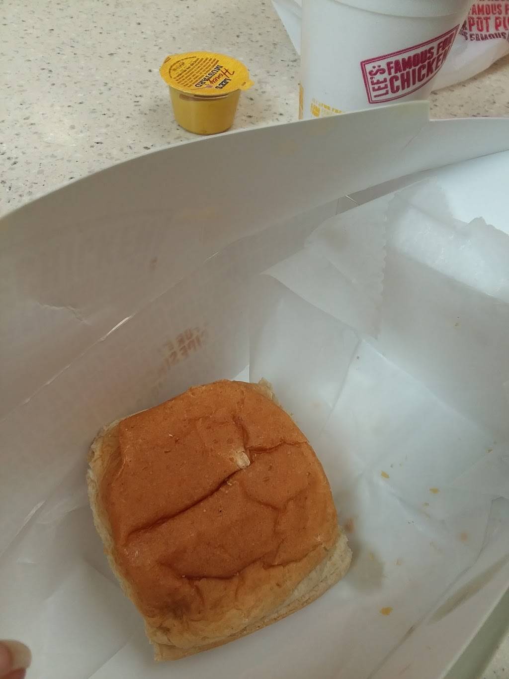 Lees Famous Recipe Chicken | restaurant | 500 Southpark Center, Strongsville, OH 44136, USA | 4402389199 OR +1 440-238-9199