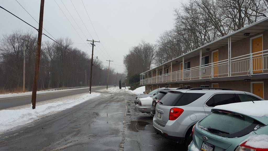 Macalusos Restaurant + Lantern Lodge | restaurant | 1257 E Catawissa St, Nesquehoning, PA 18240, USA | 5706699433 OR +1 570-669-9433