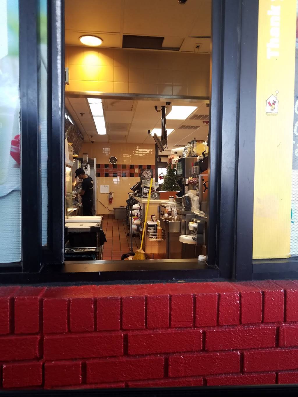 McDonalds | cafe | 5050 Old Buncombe Rd, Greenville, SC 29617, USA | 8642469103 OR +1 864-246-9103