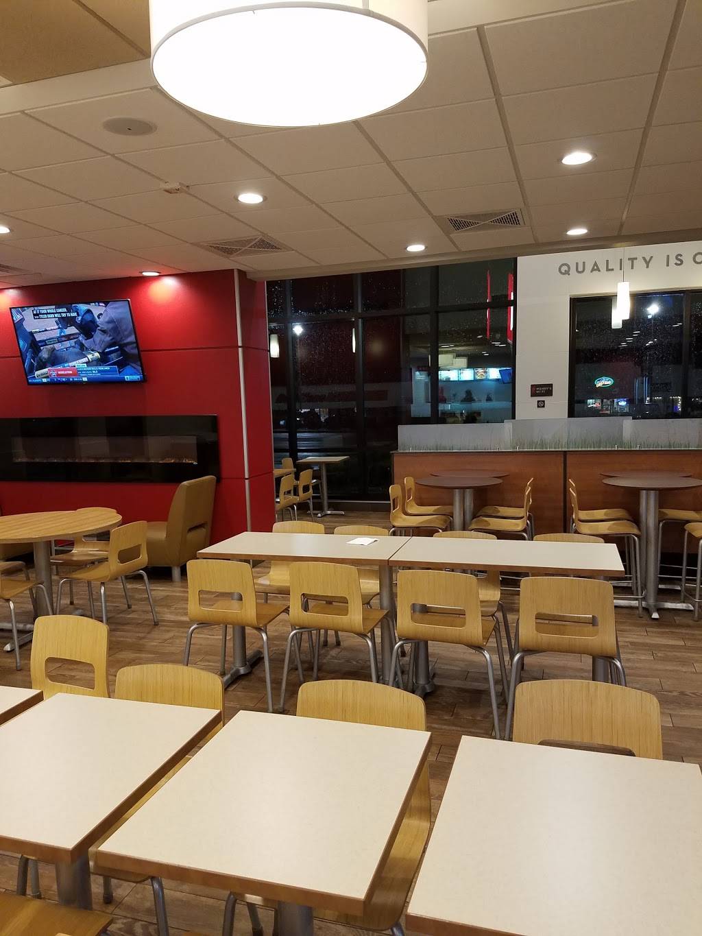Wendys | restaurant | 1980 Barnett Shoals Rd, Athens, GA 30605, USA | 7065498190 OR +1 706-549-8190