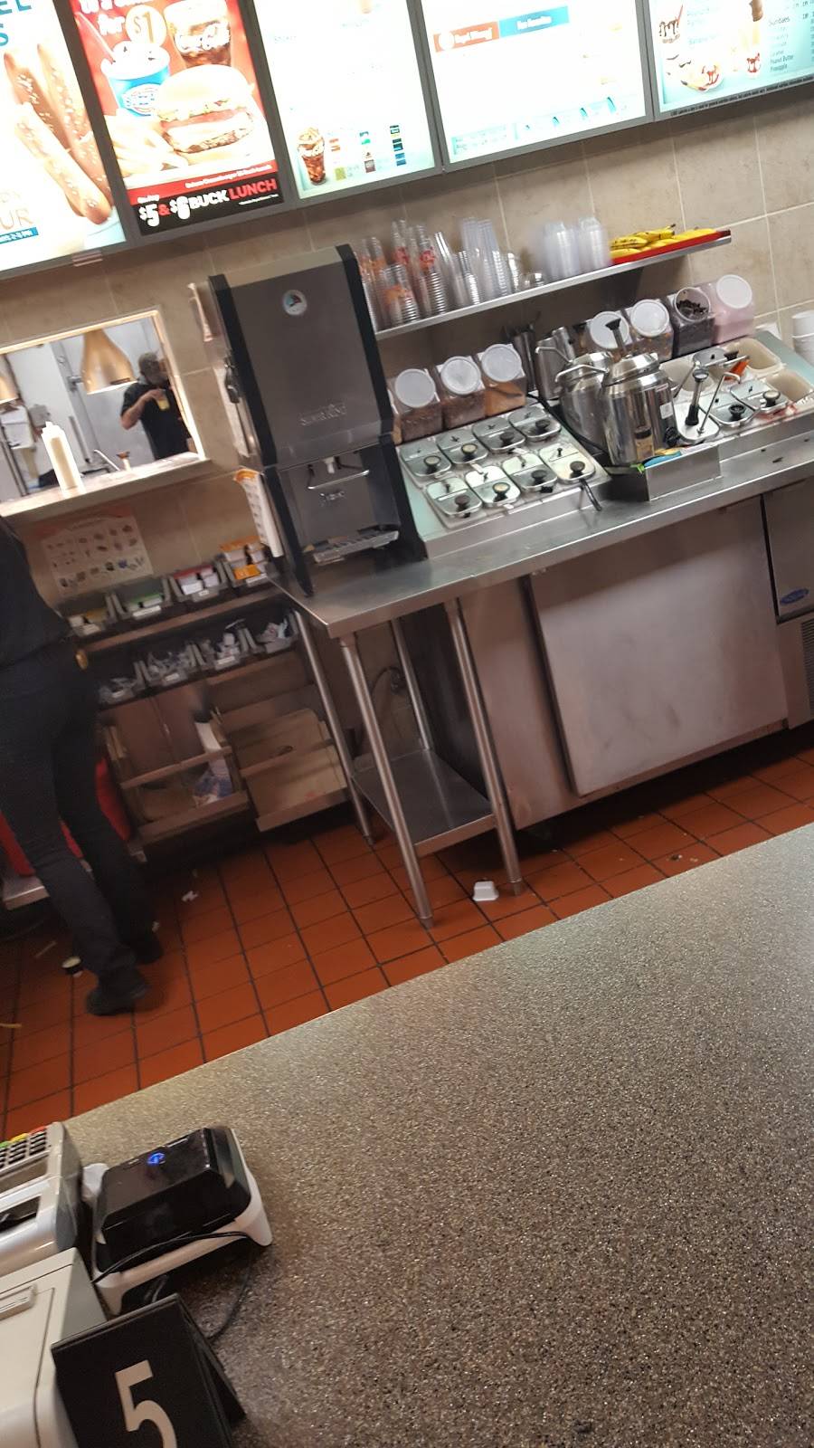 Dairy Queen Grill & Chill | restaurant | 1 Collinsport Dr, Collinsville, IL 62234, USA | 6183453633 OR +1 618-345-3633