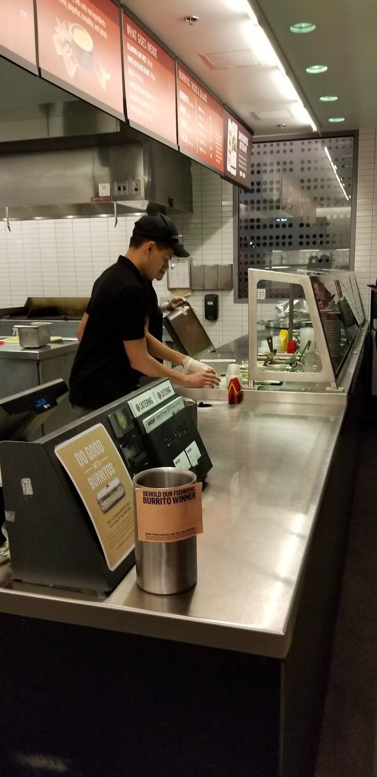 Chipotle Mexican Grill | restaurant | 3312 N Western Ave, Chicago, IL 60618, USA | 7736343215 OR +1 773-634-3215