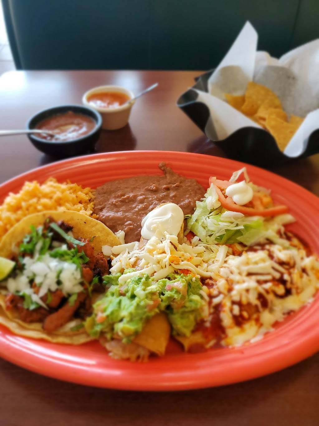 El Chilito Bravo | restaurant | 459 W Irving Park Rd, Bensenville, IL 60106, USA | 6305958830 OR +1 630-595-8830