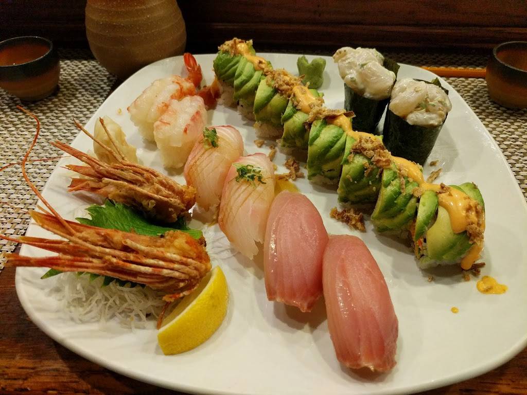 Sushi Castle Japanese Fusion | restaurant | 729 Barranca Drive, Castle Rock, CO 80104, USA | 3036632752 OR +1 303-663-2752