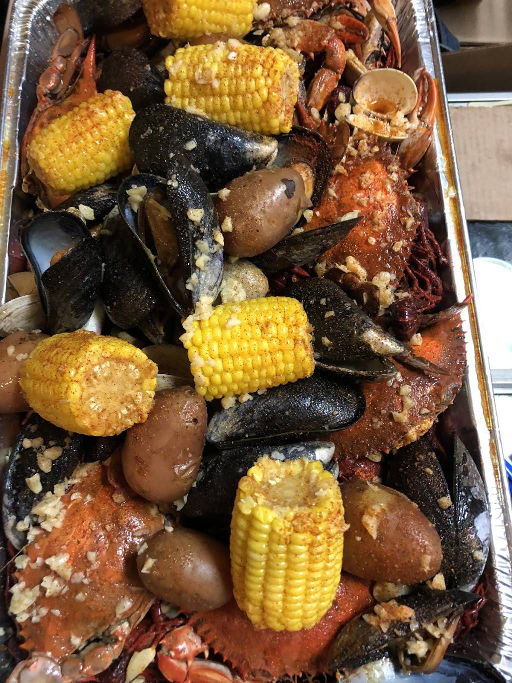 Live Crawfish & Seafood | restaurant | 6168 Arlington Blvd, Falls Church, VA 22044, USA | 7035362288 OR +1 703-536-2288