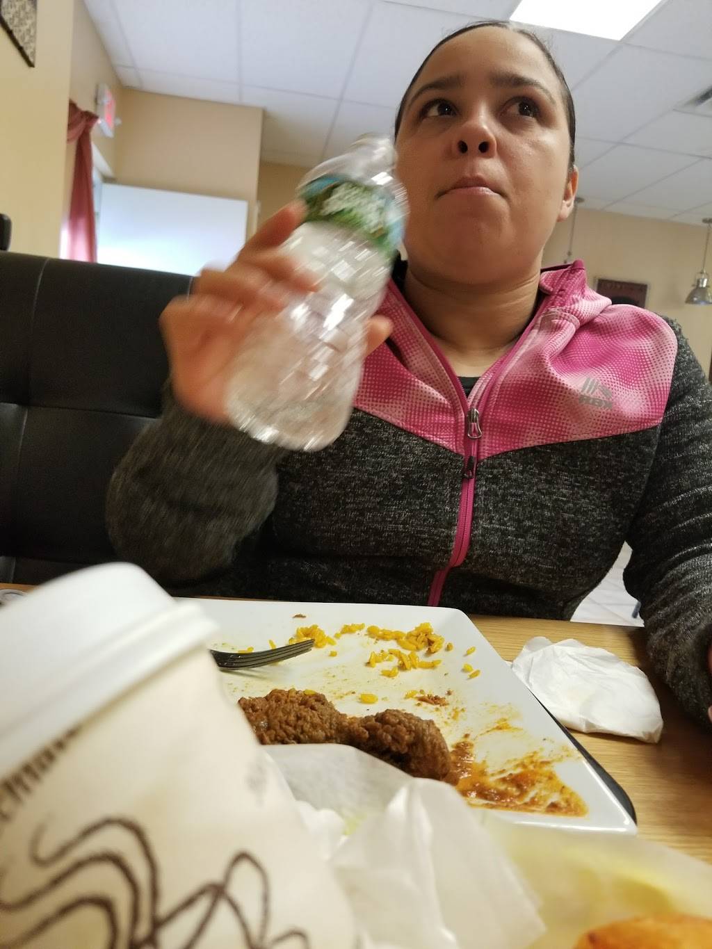 De Todo Un Poco Spanish Restaurant | restaurant | 152 Rifle St, Springfield, MA 01105, USA | 4133177105 OR +1 413-317-7105