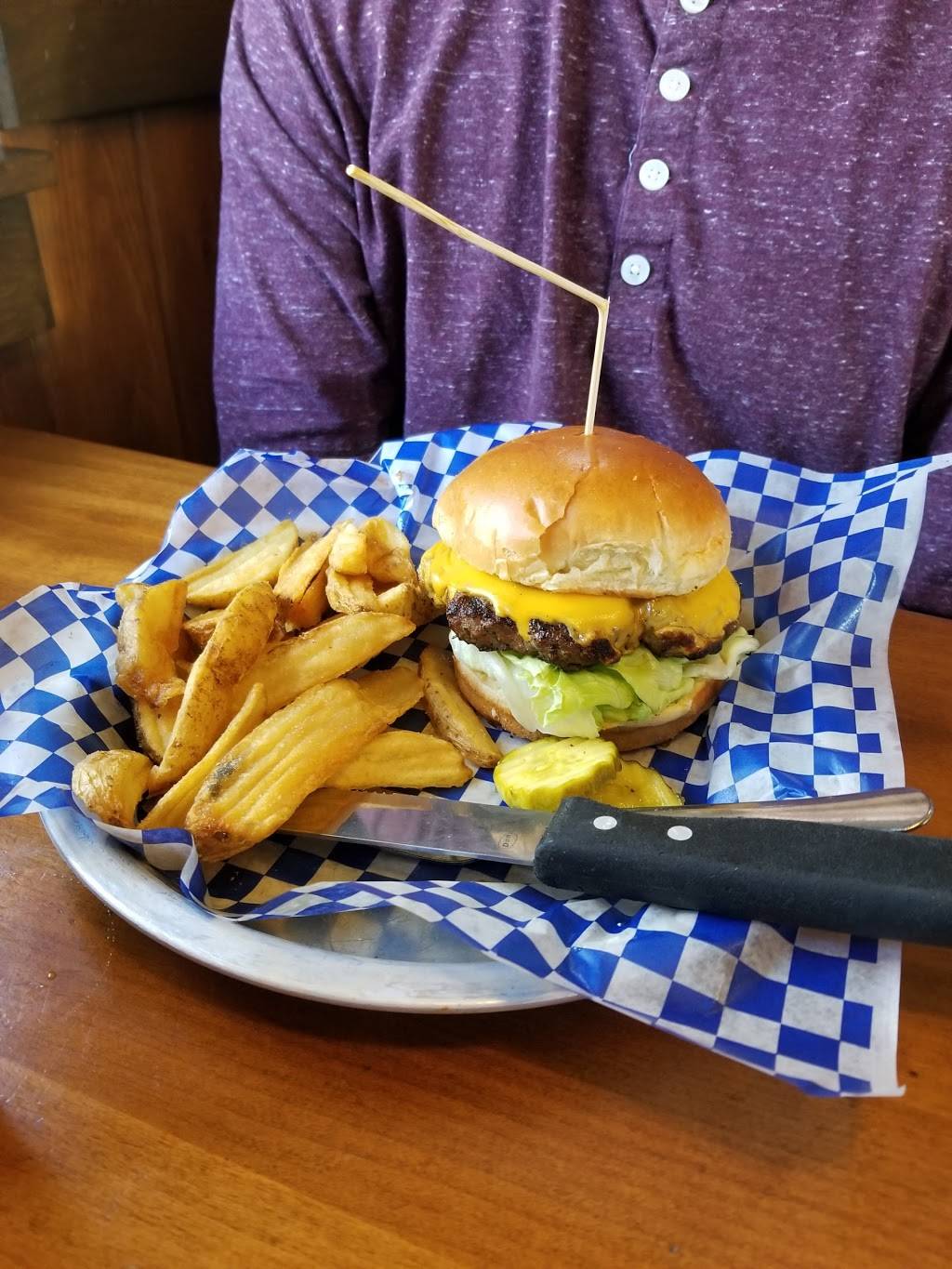 Famous Daves Bar-B-Que | restaurant | 790 W Winton Ave, Hayward, CA 94545, USA | 5107822030 OR +1 510-782-2030