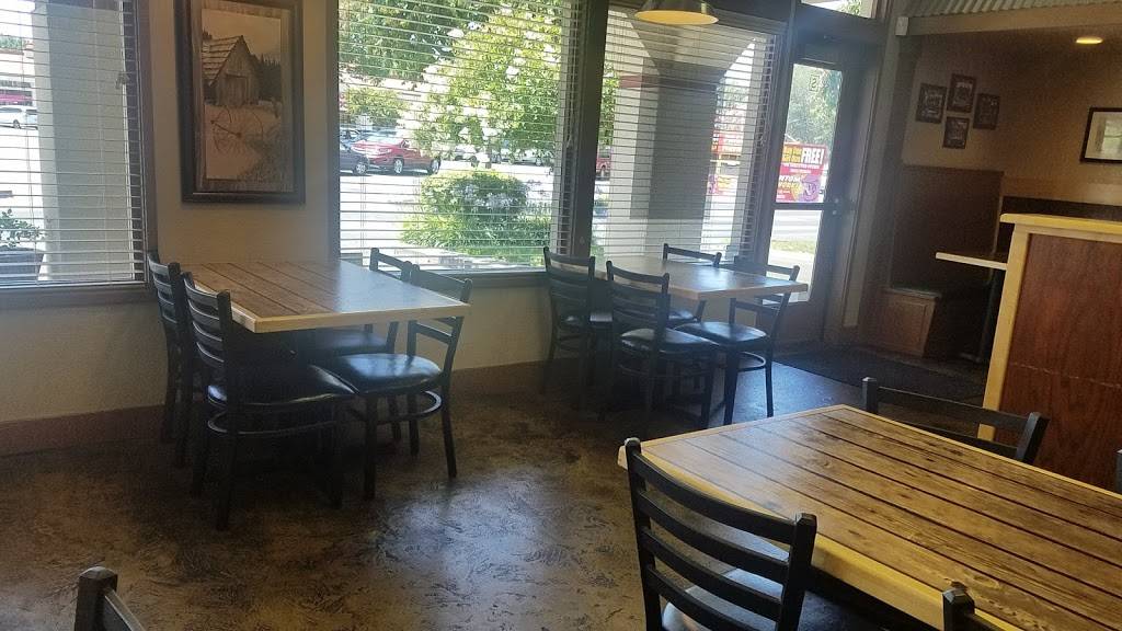 The Chicken Barn | restaurant | 2601 Oakdale Rd # S, Modesto, CA 95355, USA | 2095277311 OR +1 209-527-7311