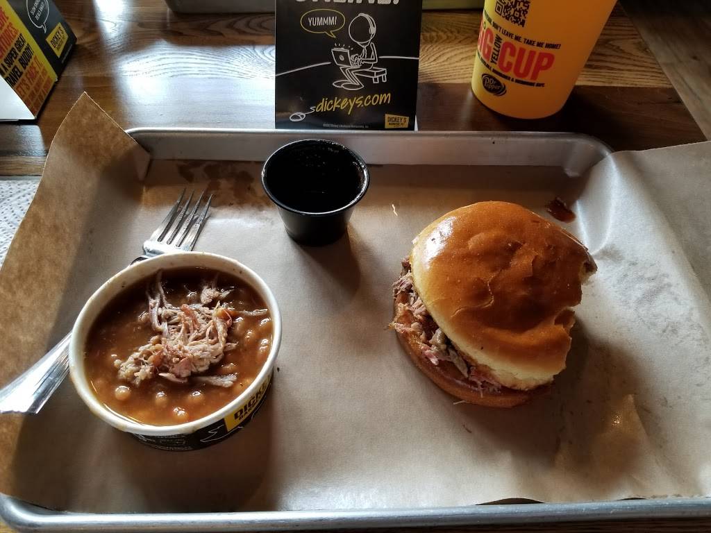 Dickeys Barbecue Pit | restaurant | 2113 Old Hudson Rd, St Paul, MN 55119, USA | 6514937834 OR +1 651-493-7834