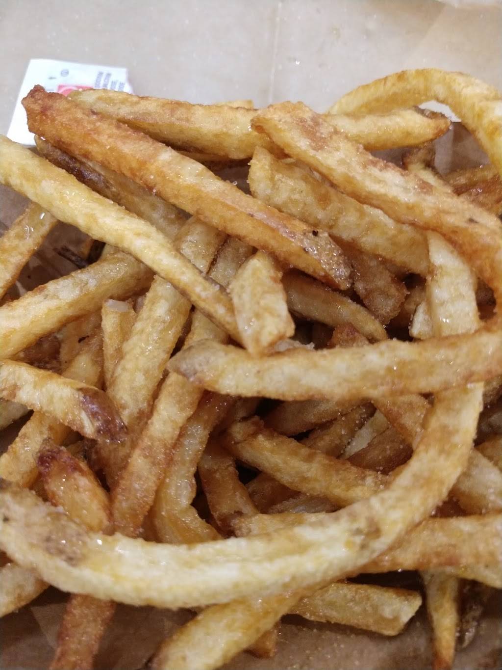 Elevation Burger | restaurant | 1 Stephen King Dr, Augusta, ME 04330, USA | 2076218541 OR +1 207-621-8541