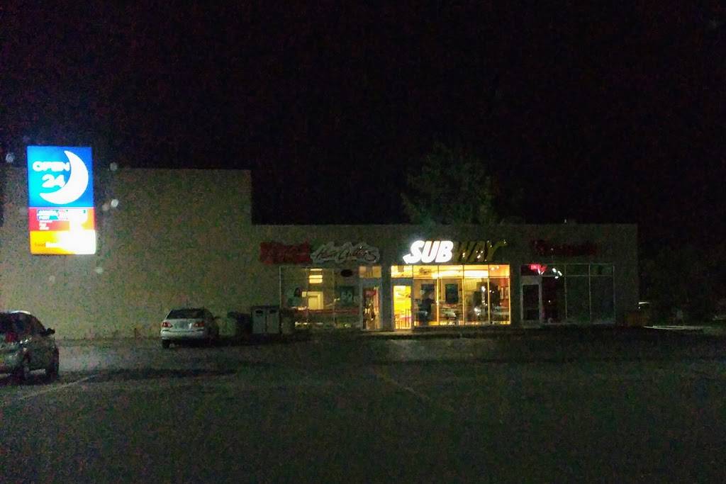 Subway | meal takeaway | 11500 Tecumseh Rd E #30, Windsor, ON N8N 2L1, Canada | 5199795060 OR +1 519-979-5060