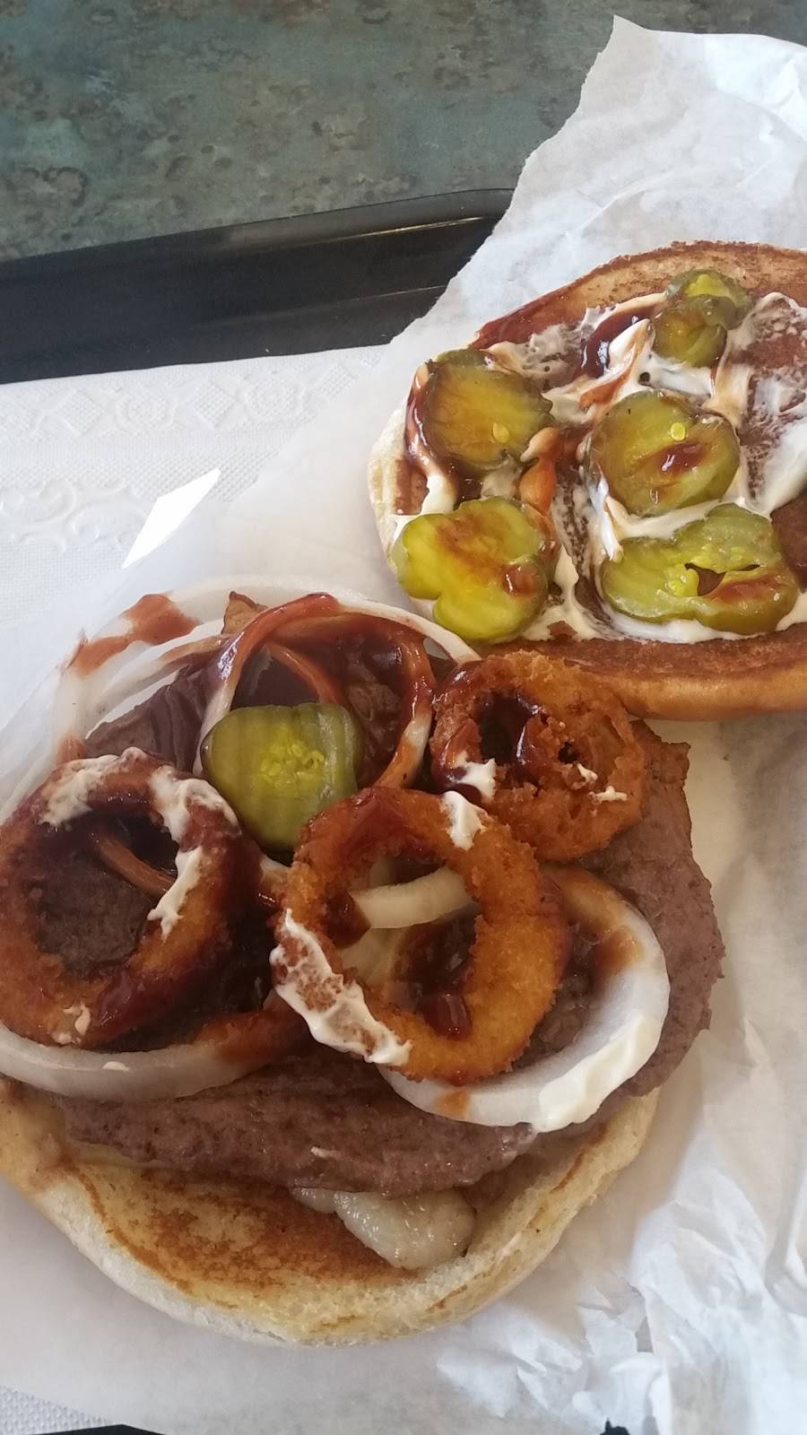 Jumbos Frozen Custard | restaurant | 1014 S Main St, West Bend, WI 53095, USA | 2623345400 OR +1 262-334-5400