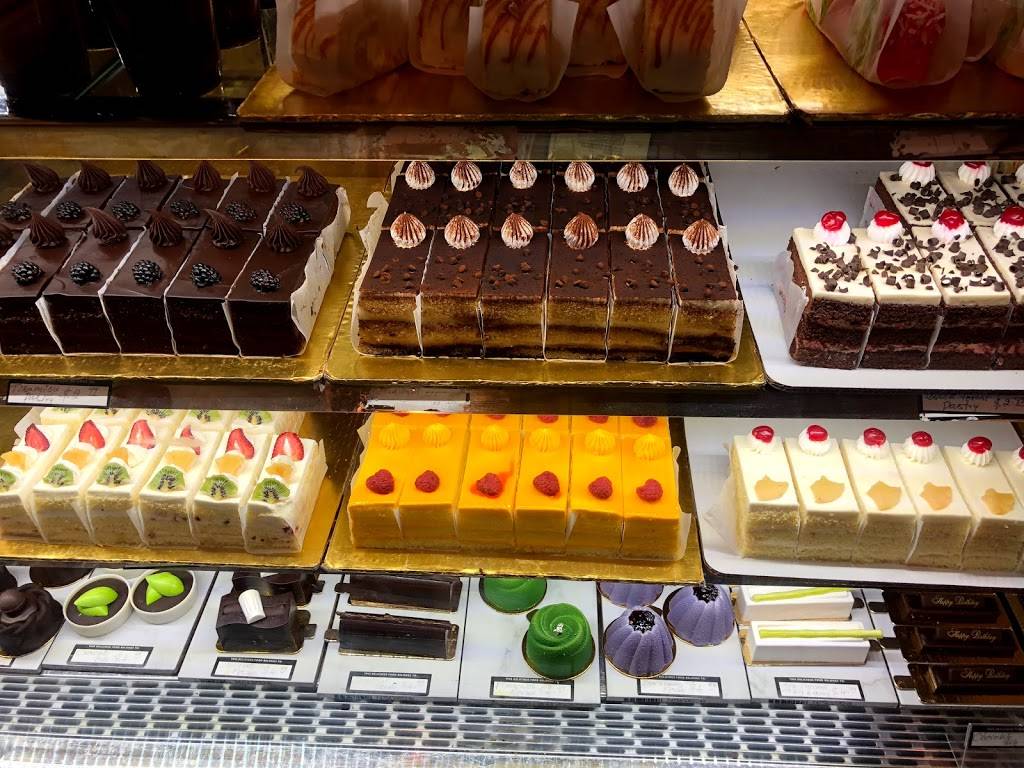 Hot Breads | bakery | 9678 E Arapahoe Rd, Greenwood Village, CO 80112, USA | 3032479264 OR +1 303-247-9264